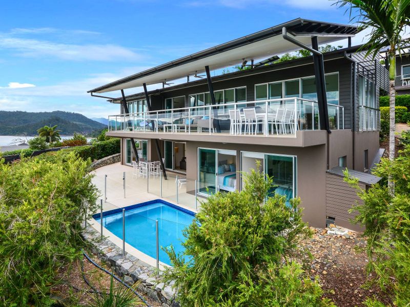 Peninsula 1 Hamilton Island Whitsunday Holidays